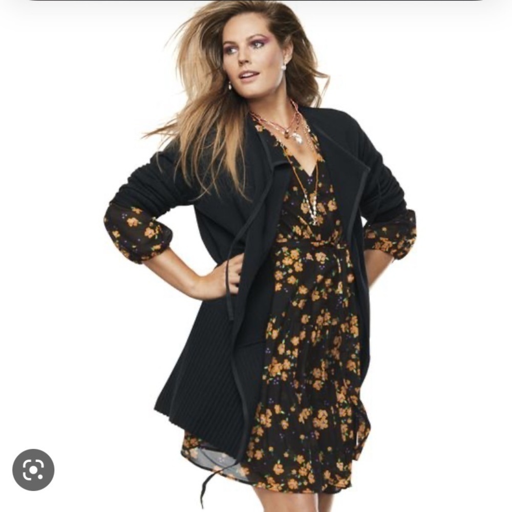 Cabi S Debut Wrap Dress in Black Orange Purple Fiesta Floral - Picture 2 of 10